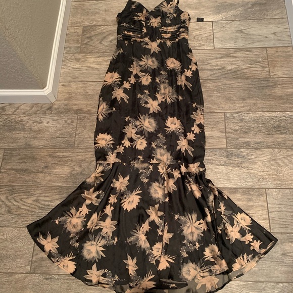 Lulus Dreaming Away Black Floral Pleated Maxi - Picture 7 of 11